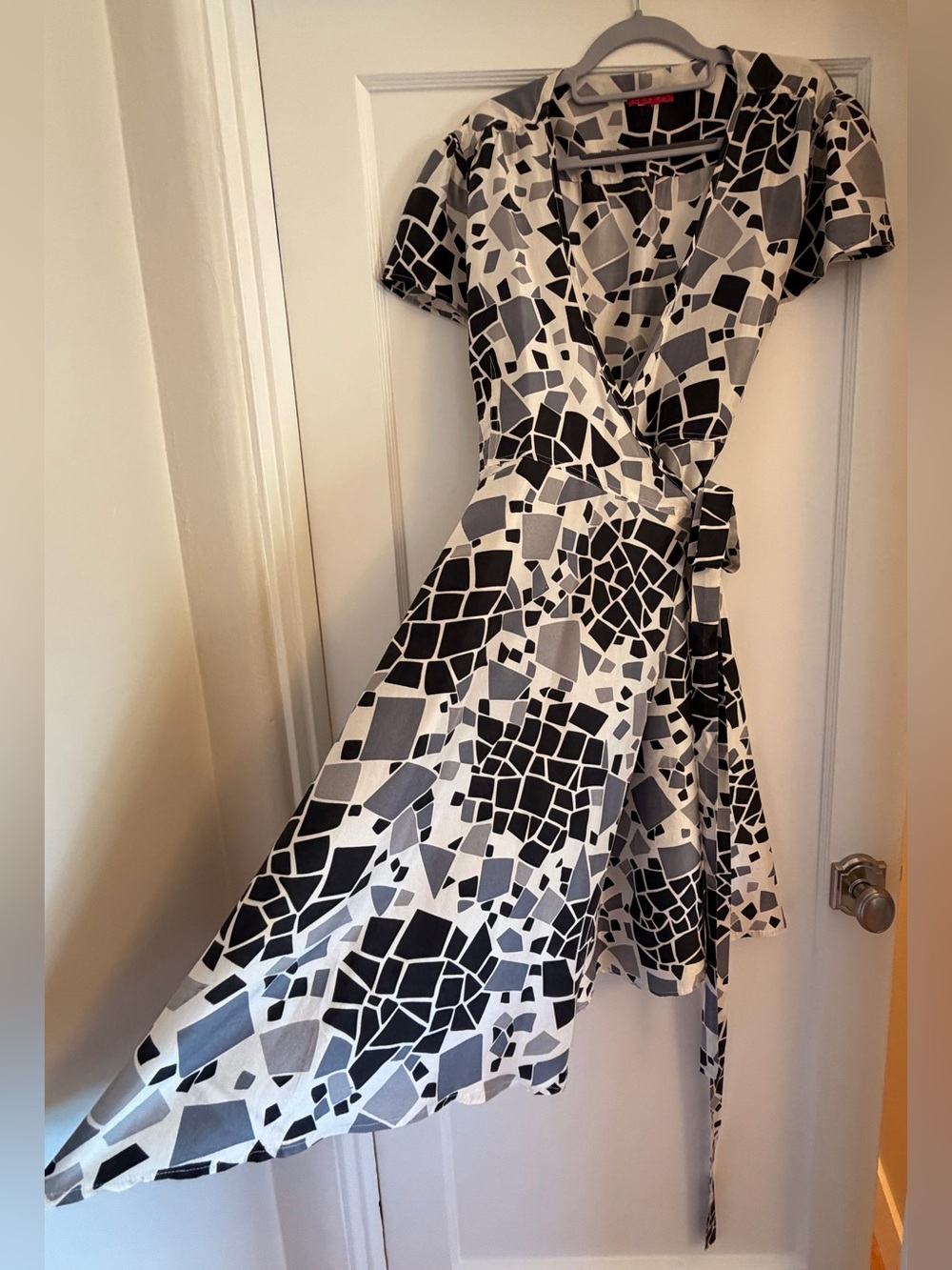 Sunny Leigh Black White Grey Mosaic Silk Wrap Midi Dress